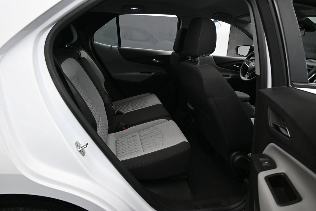 Used 2024 Chevrolet Equinox LS w/ Driver Confidence II Package FWD image 32