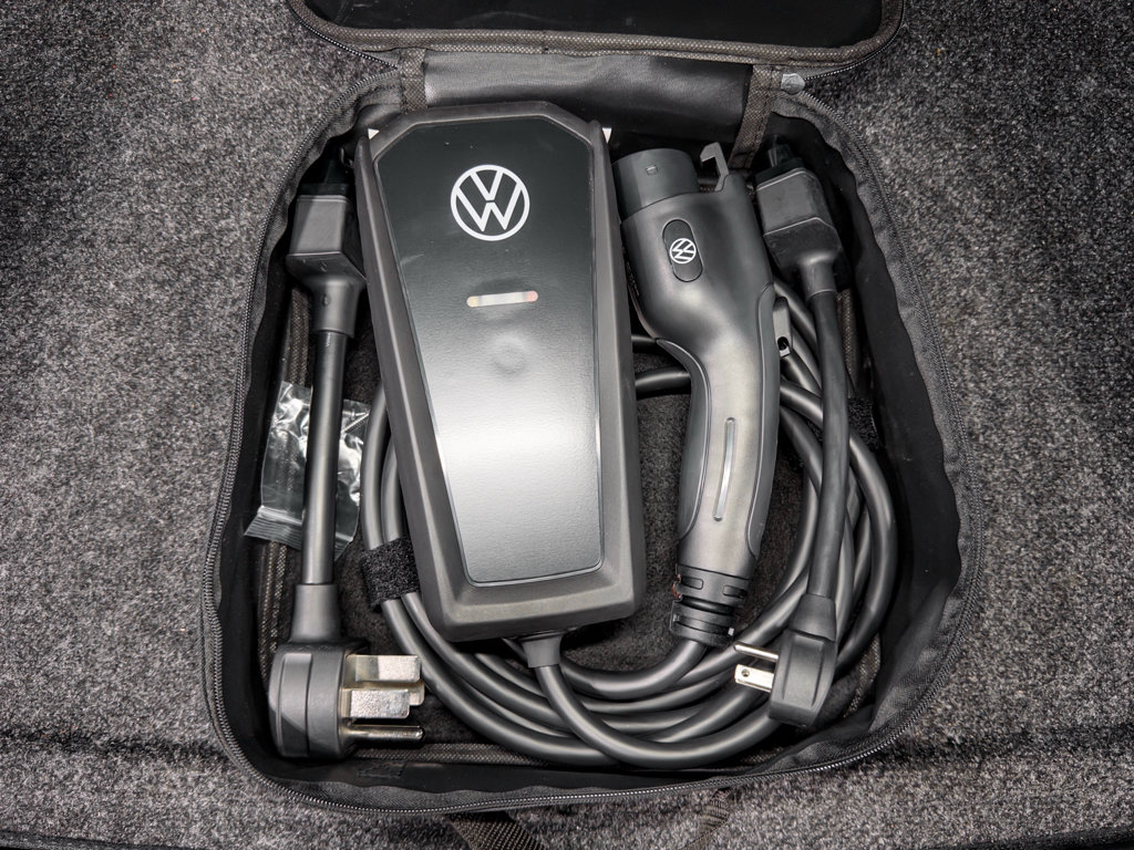 Used 2023 Volkswagen ID.4 Pro AWD/4WD image 6