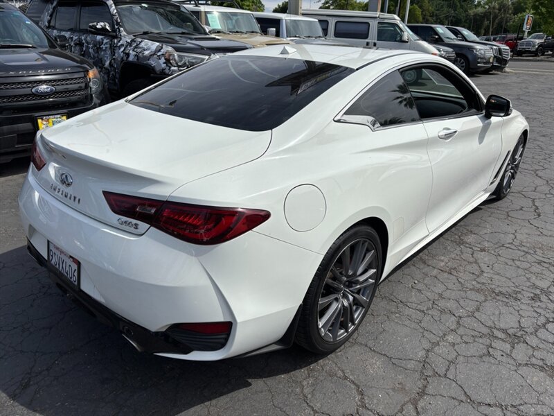 Used 2017 INFINITI Q60 Red Sport 400 RWD image 4