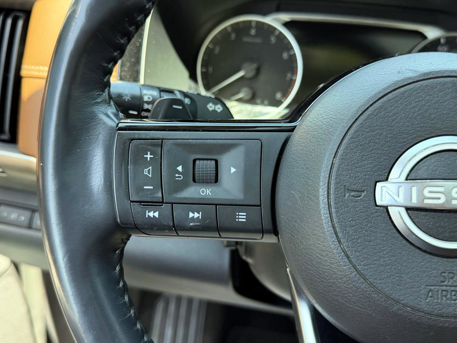 Used 2022 Nissan Pathfinder Platinum AWD/4WD image 21