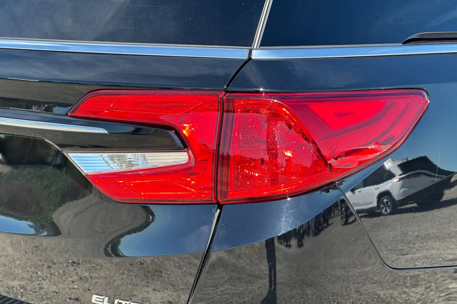 Used 2024 Honda Odyssey Elite image 32