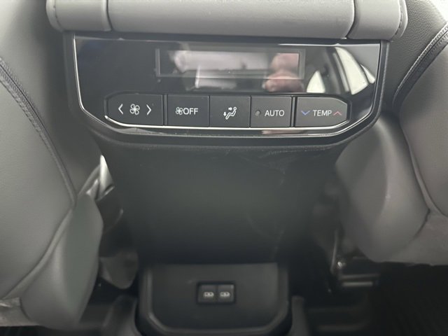 Used 2022 Toyota Highlander XLE image 21