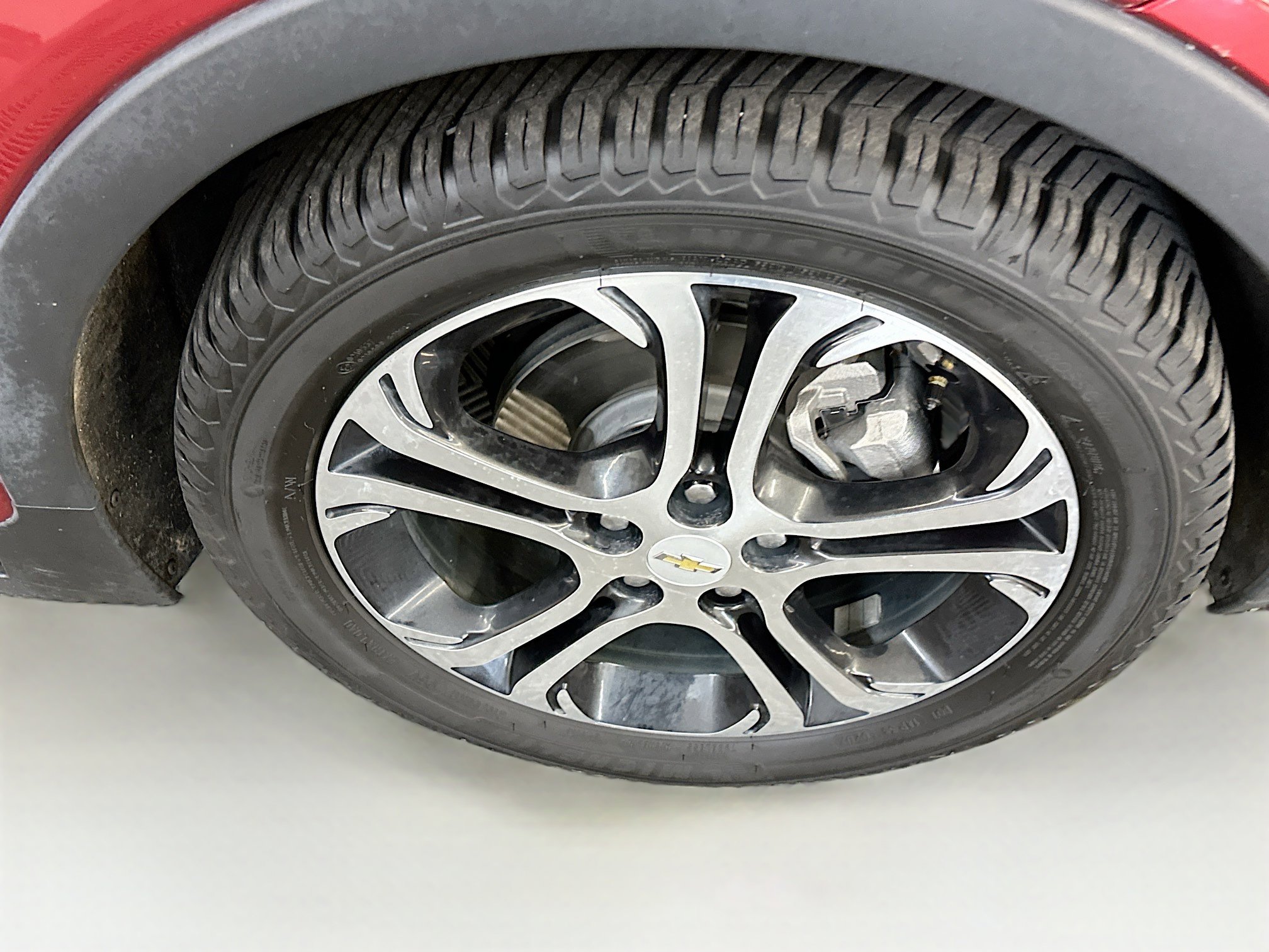 Used 2019 Chevrolet Bolt Premier w/ Infotainment Package image 11