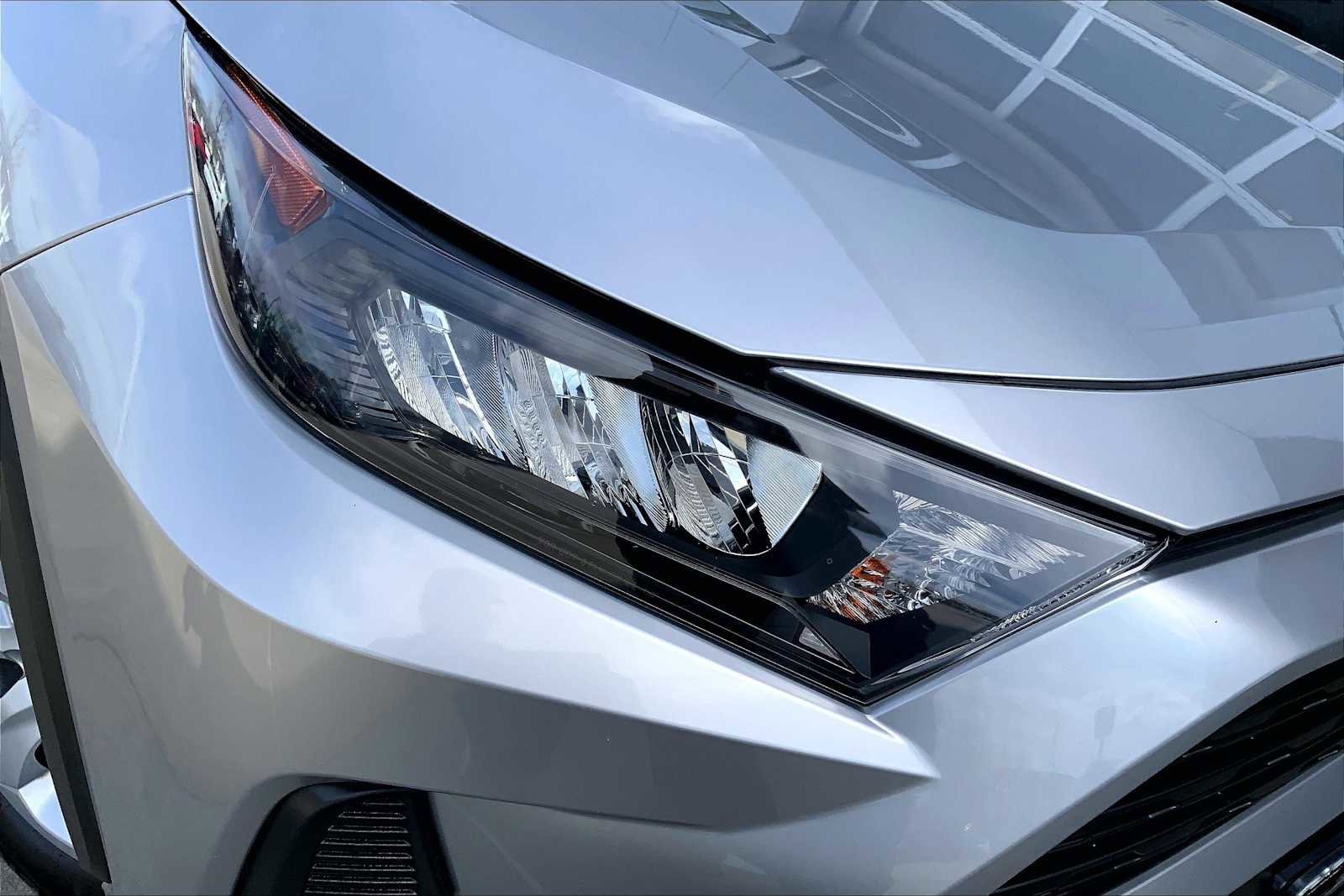 Used 2019 Toyota RAV4 LE w/ All Weather Liner Package AWD/4WD image 26