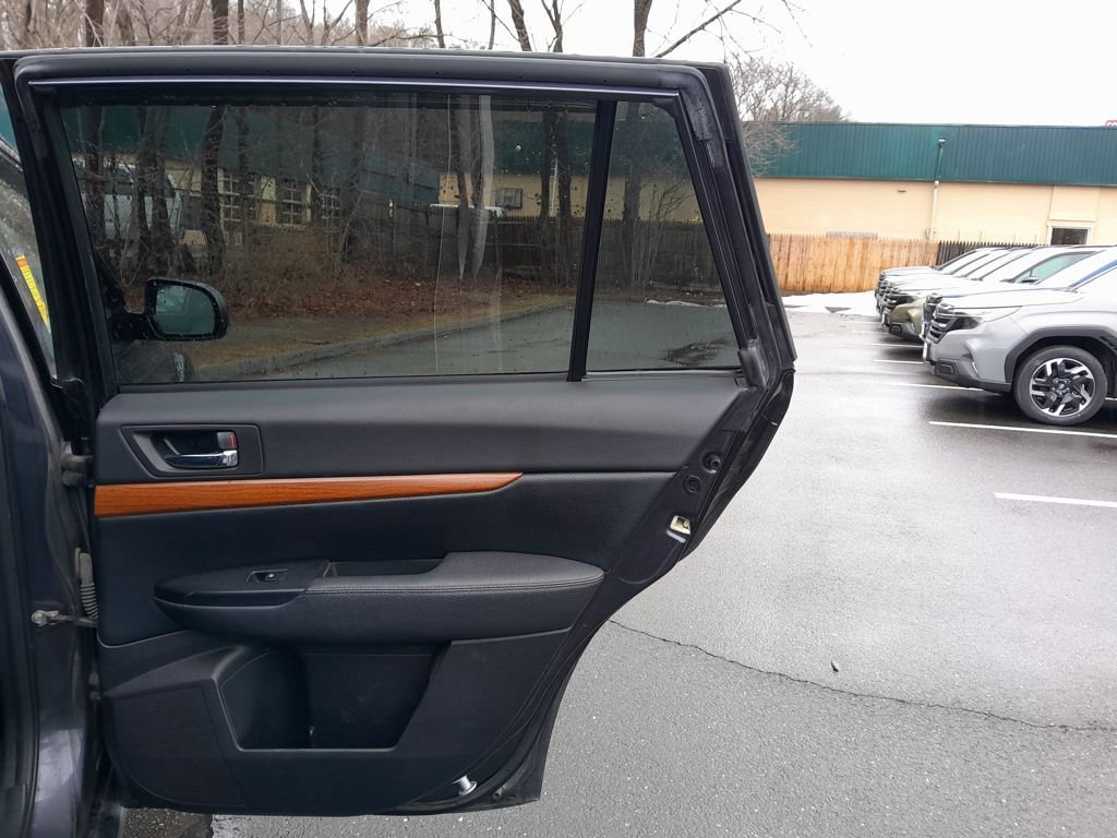 Used 2013 Subaru Outback 3.6R Limited image 35