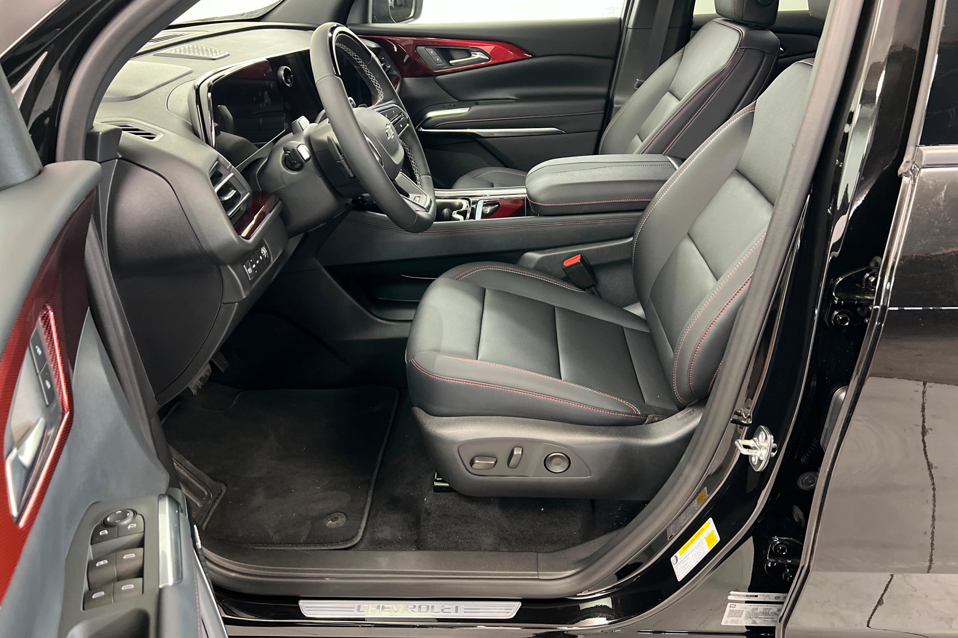 New 2026 Chevrolet Traverse Z71 w/ Enhanced Driving Package AWD/4WD image 18