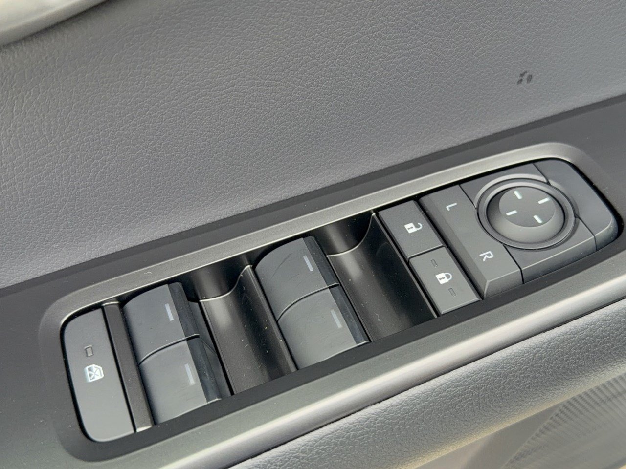 New 2026 Lexus UX 300h AWD w/ Accessory Package (2T) image 15