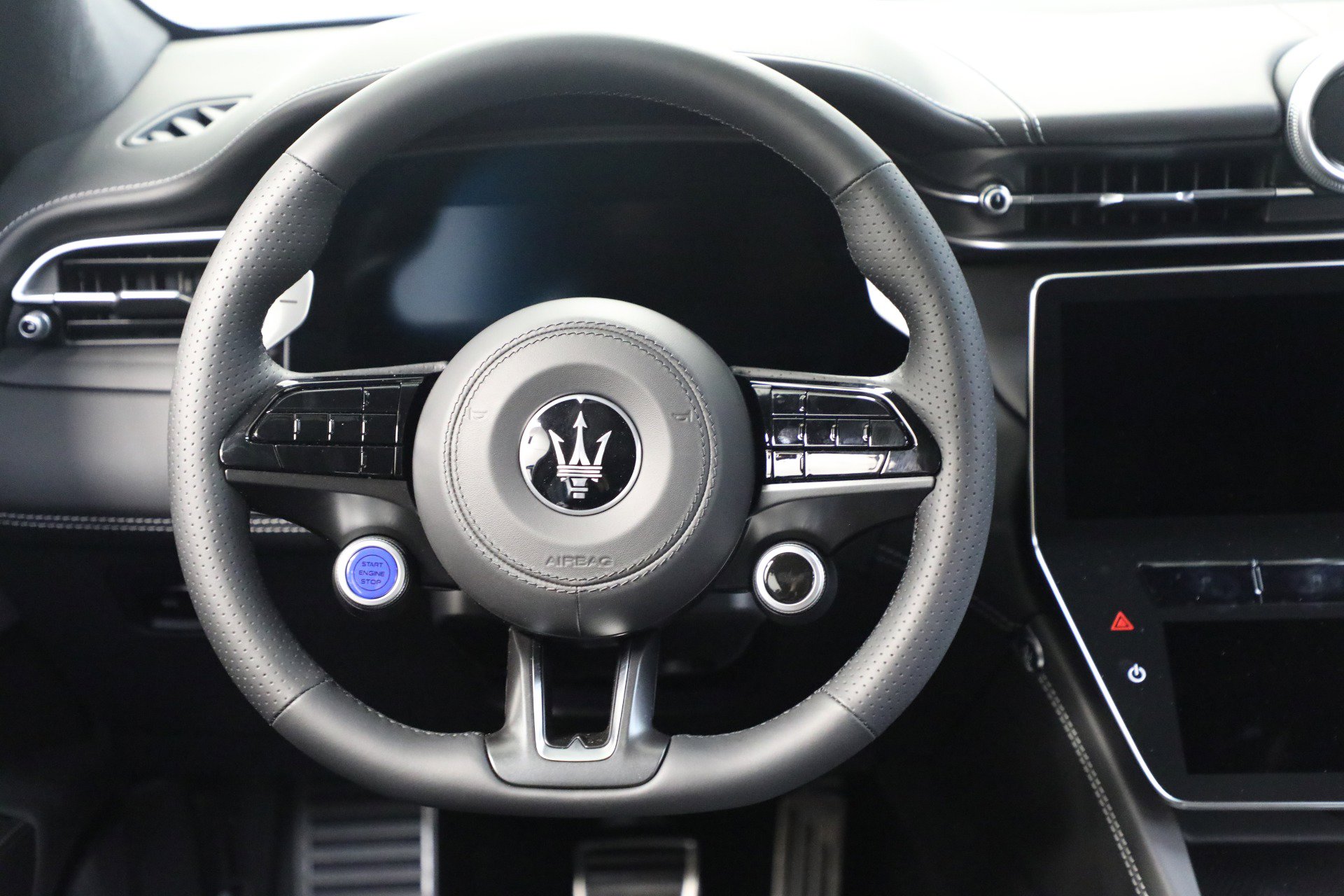 New 2025 Maserati Grecale Modena image 23