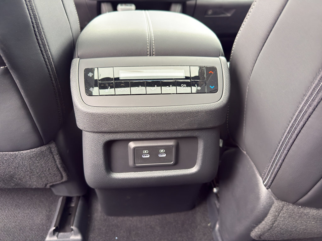 New 2026 Nissan Pathfinder SL image 32