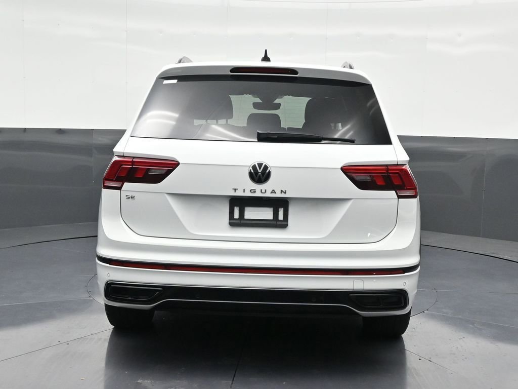 Used 2022 Volkswagen Tiguan SE R-Line image 4