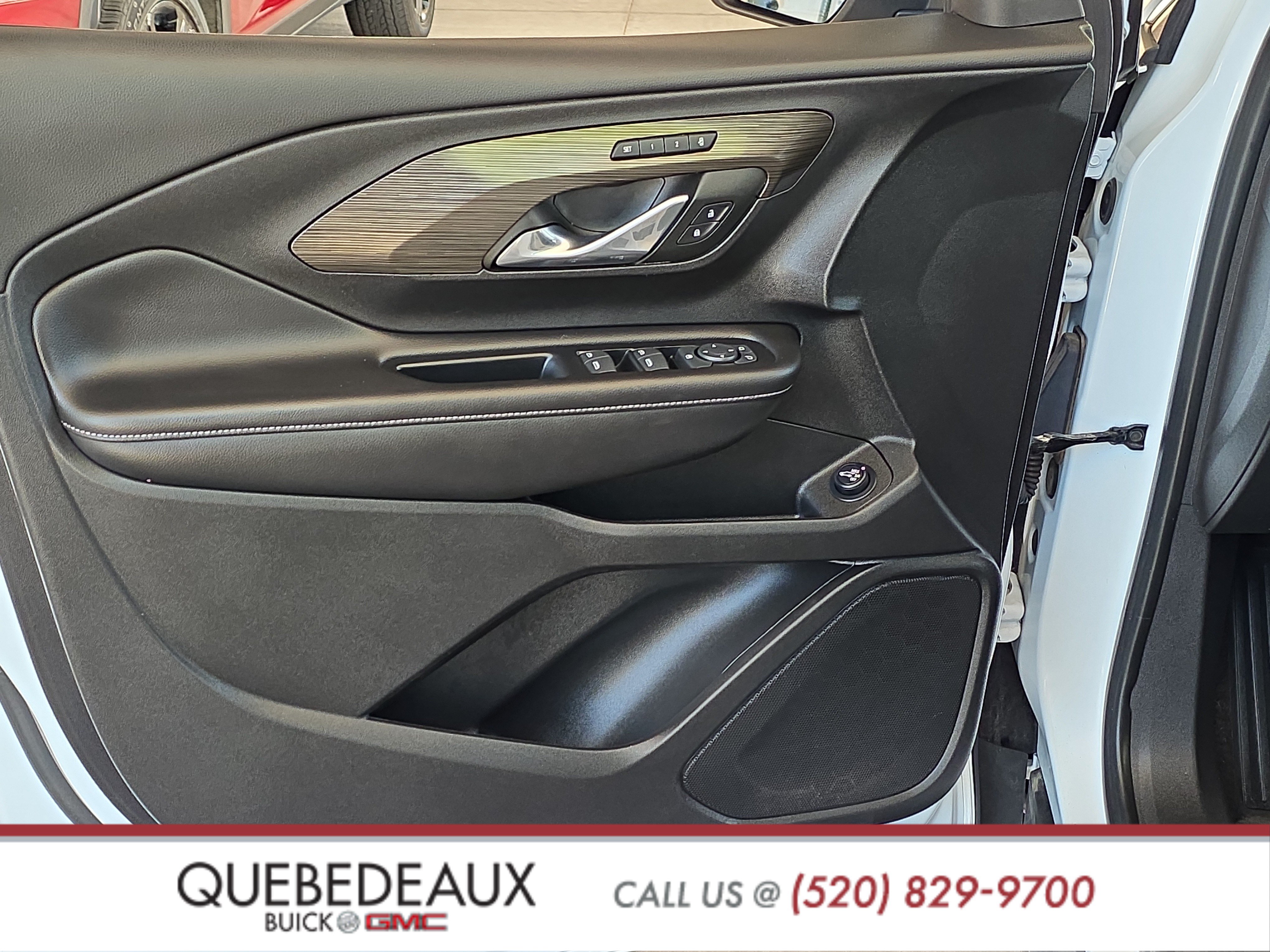 Used 2023 GMC Terrain SLT AWD/4WD image 9