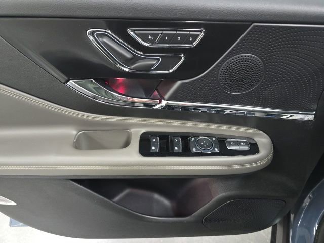 Used 2023 Lincoln Corsair AWD w/ Equipment Group 101A image 19