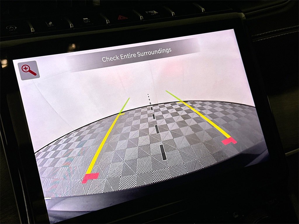 Used 2024 Jeep Grand Cherokee Limited w/ Black Appearance Package image 3