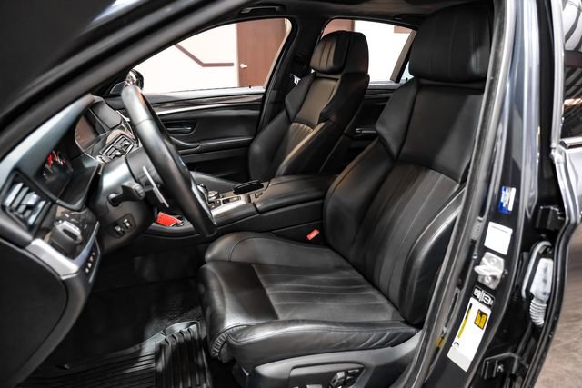 Used 2015 BMW M5 image 38