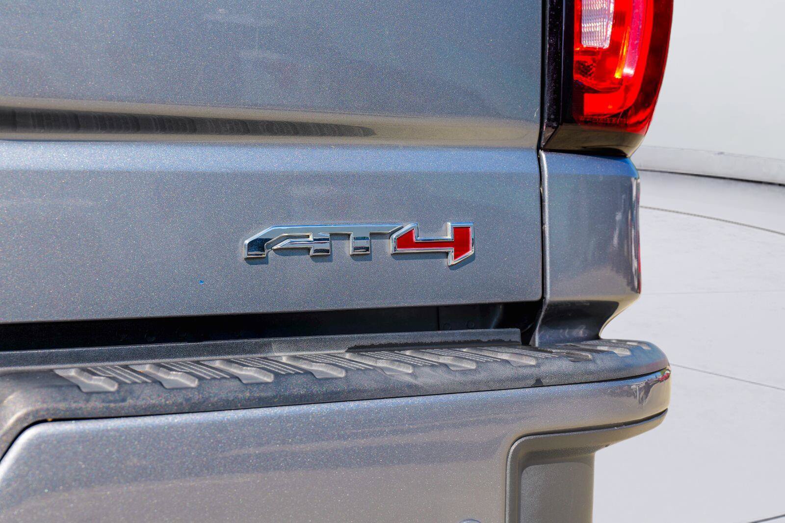 Used 2020 GMC Sierra 1500 AT4 w/ AT4 Premium Package AWD/4WD image 11