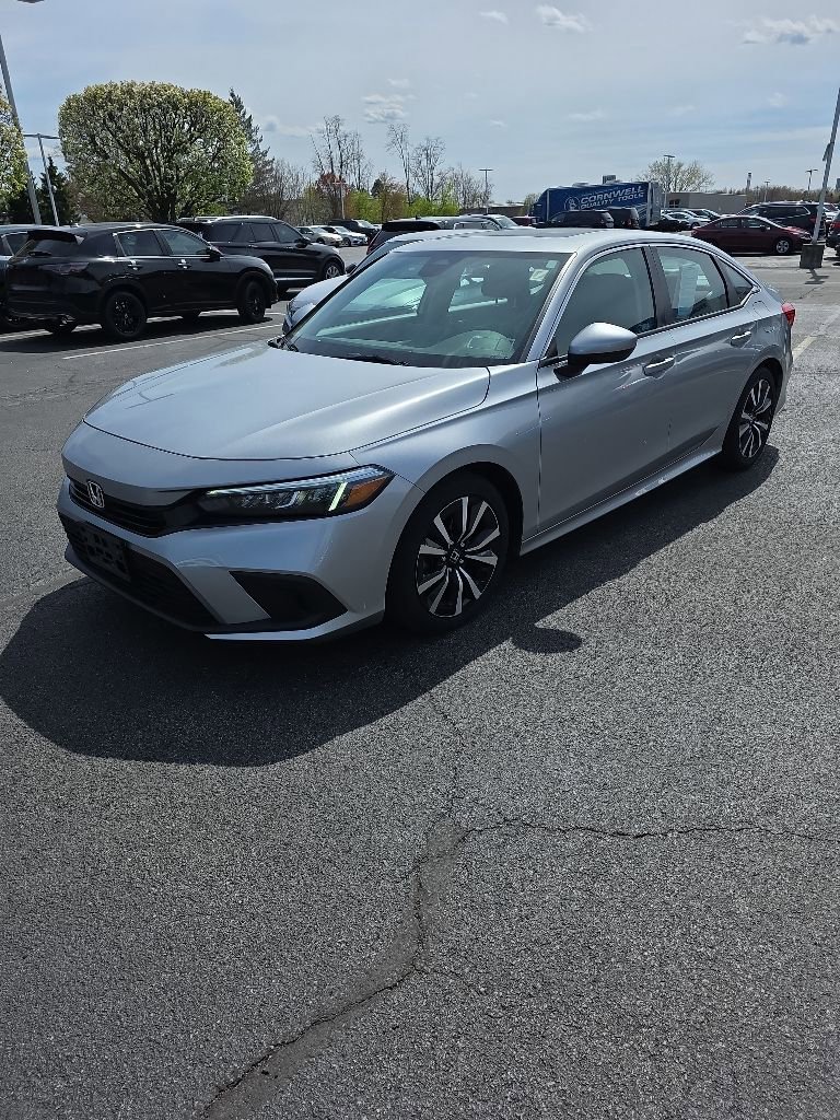 Used 2024 Honda Civic EX image 3