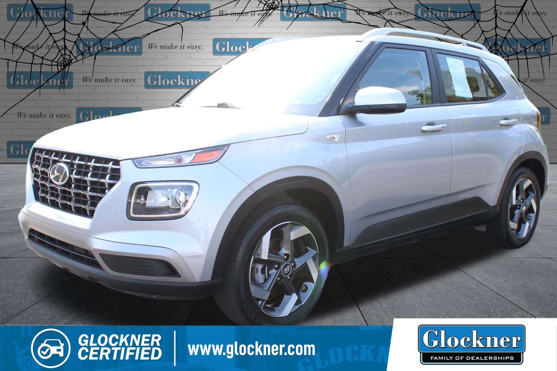 Used 2025 Hyundai Venue SEL FWD image 1