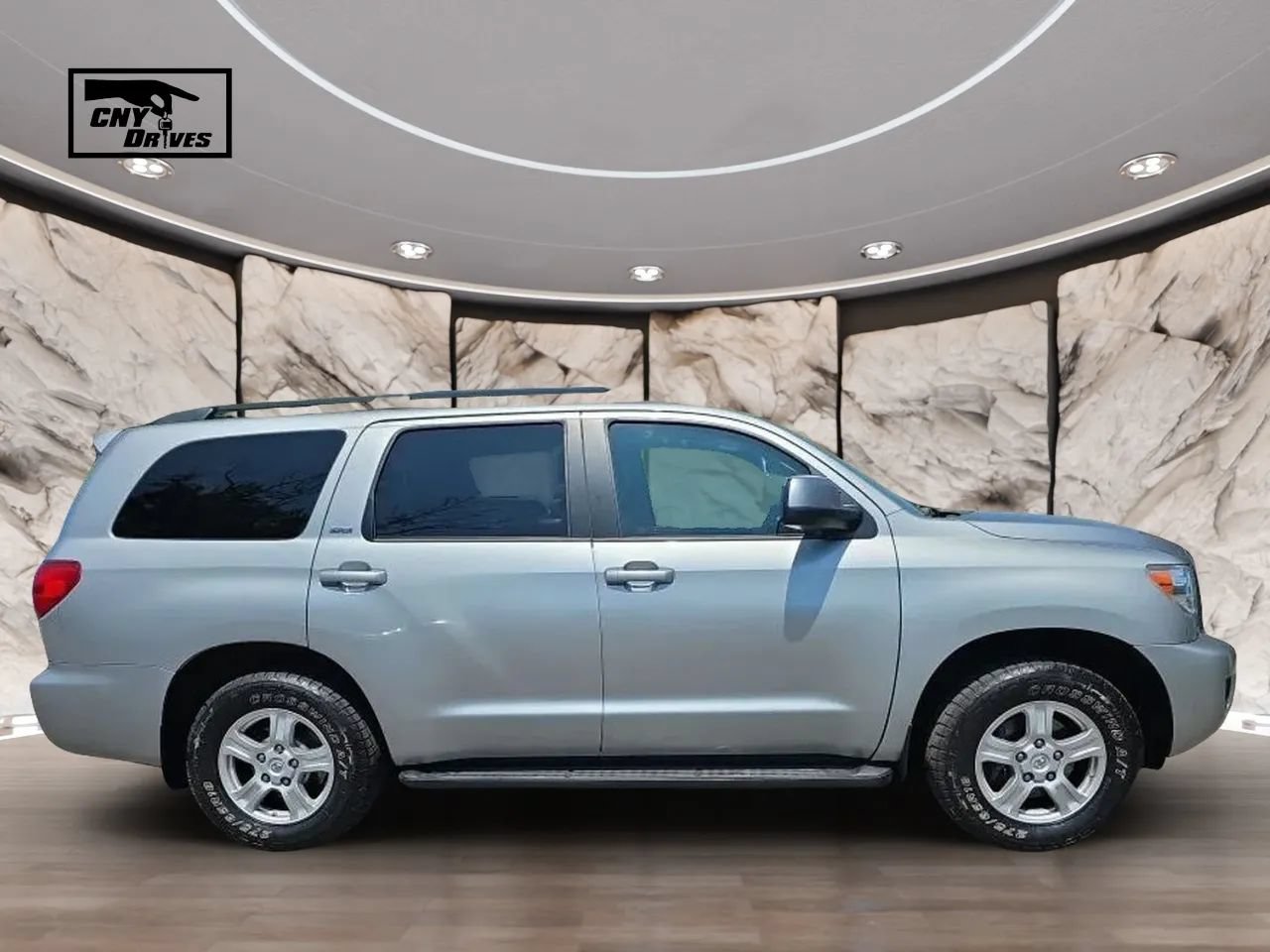 Used 2015 Toyota Sequoia SR5 AWD/4WD image 4