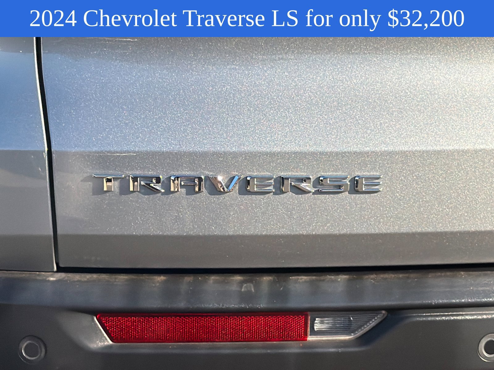 Used 2024 Chevrolet Traverse LS FWD image 28