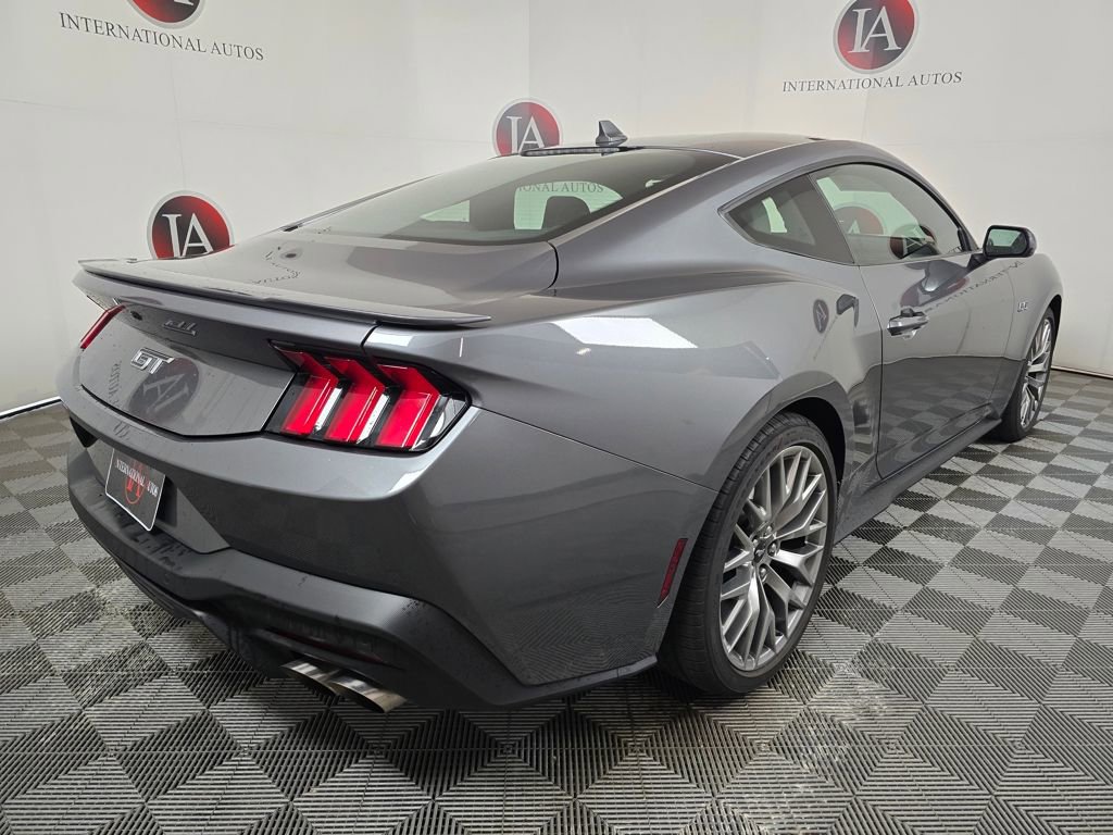 Used 2025 Ford Mustang GT Premium RWD image 4