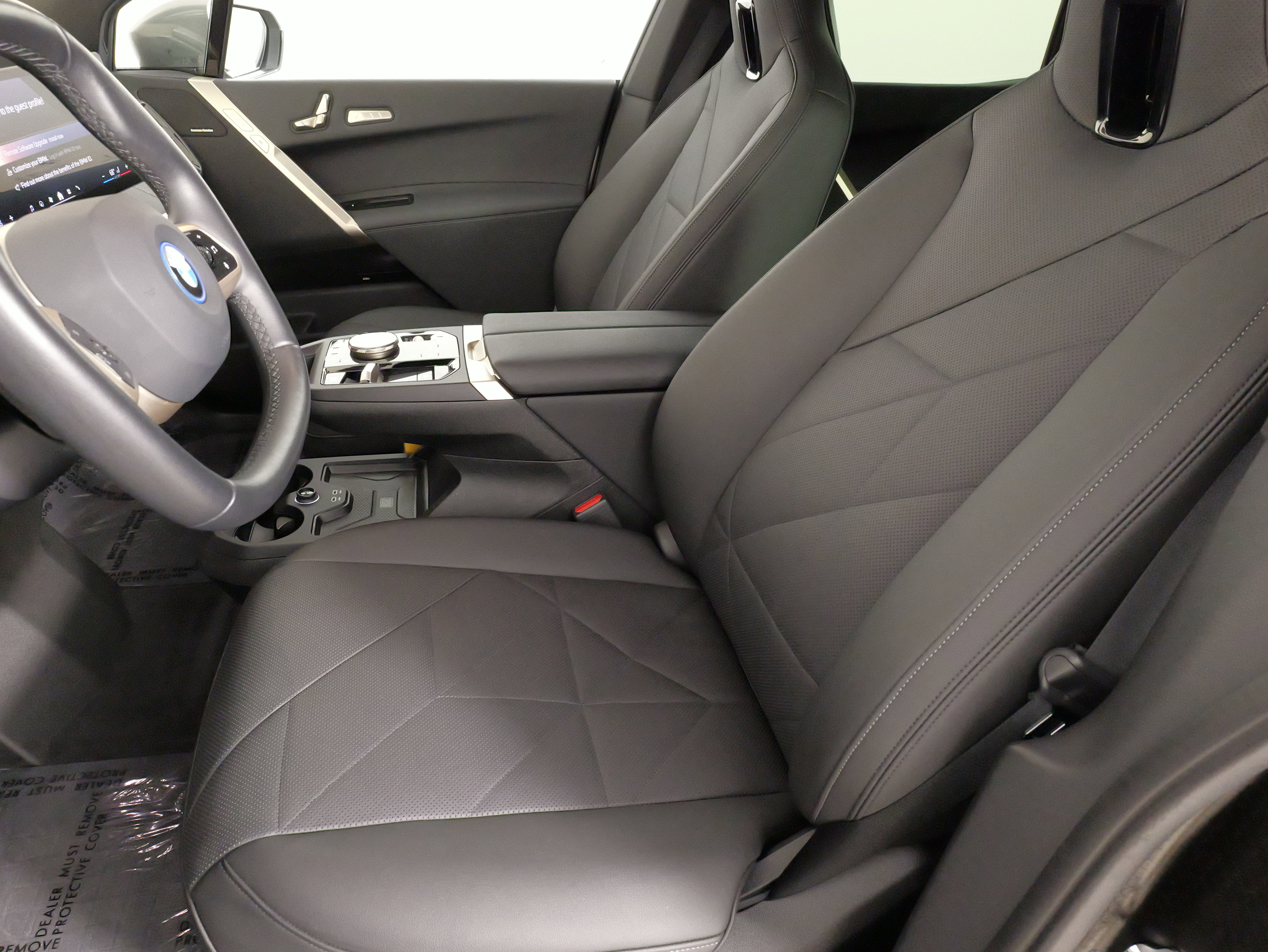 Used 2024 BMW iX xDrive50 image 31