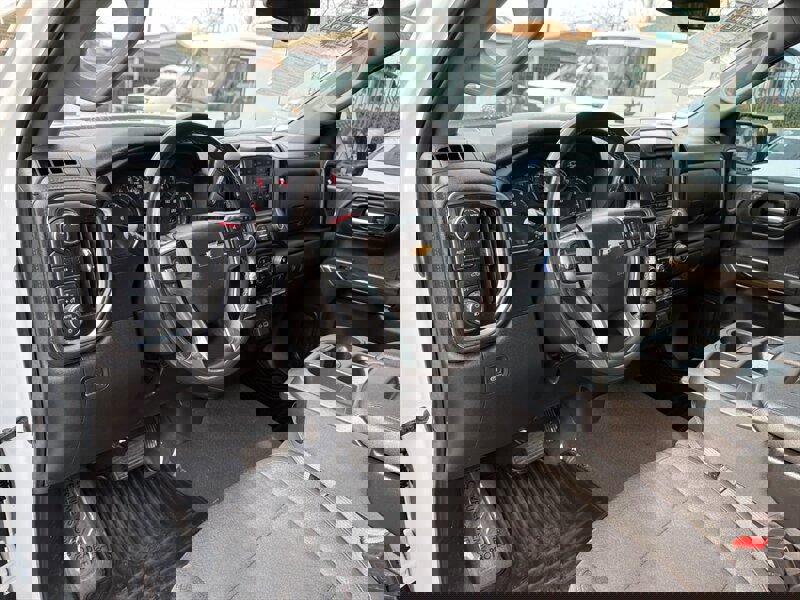 Used 2022 Chevrolet Silverado 1500 LT w/ Z71 Off-Road Package image 17