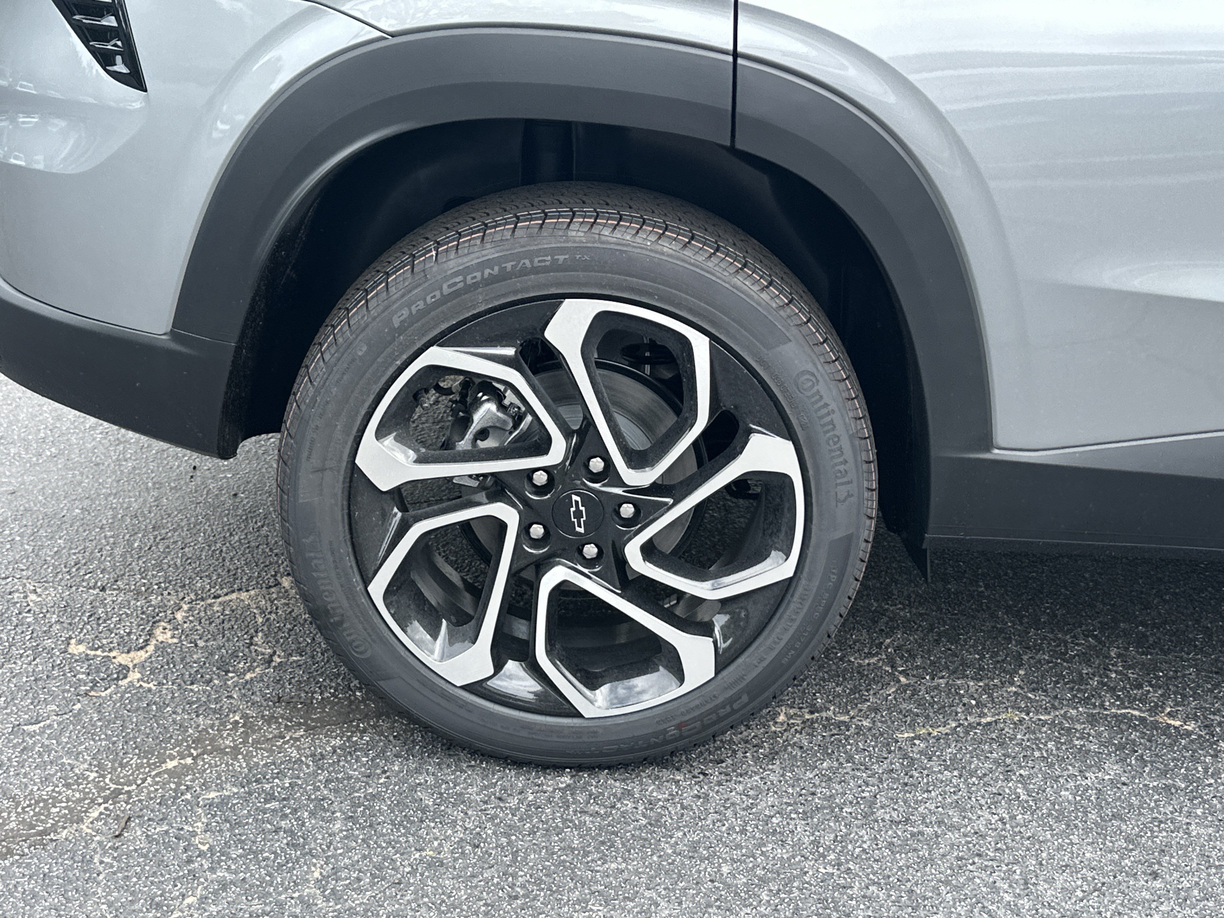 New 2026 Chevrolet Trax RS w/ Sunroof Package FWD image 17