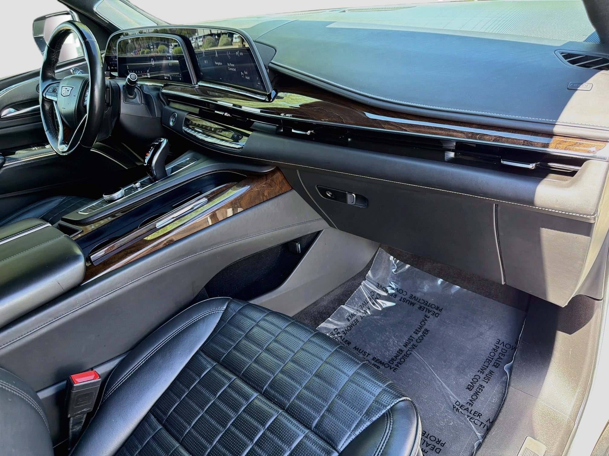 Used 2022 Cadillac Escalade ESV Sport Platinum w/ Heavy-Duty Trailer Package AWD/4WD image 33