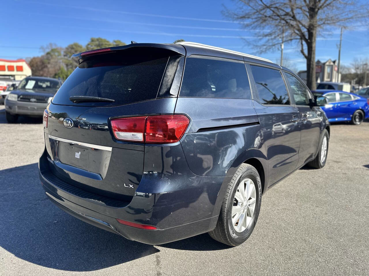 Used 2015 Kia Sedona LX w/ LX Convenience Package image 5