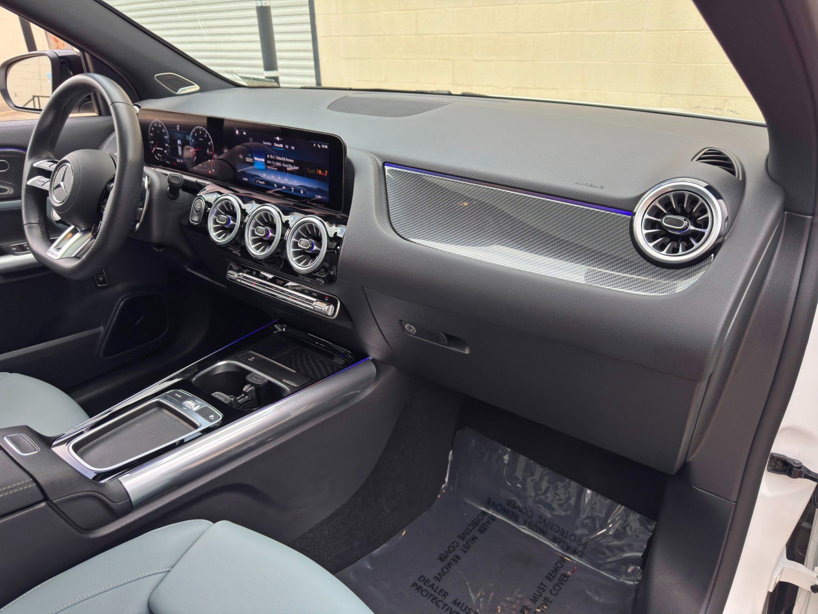 Used 2025 Mercedes-Benz GLA 35 AMG 4MATIC w/ AMG Aerodynamics Package image 15