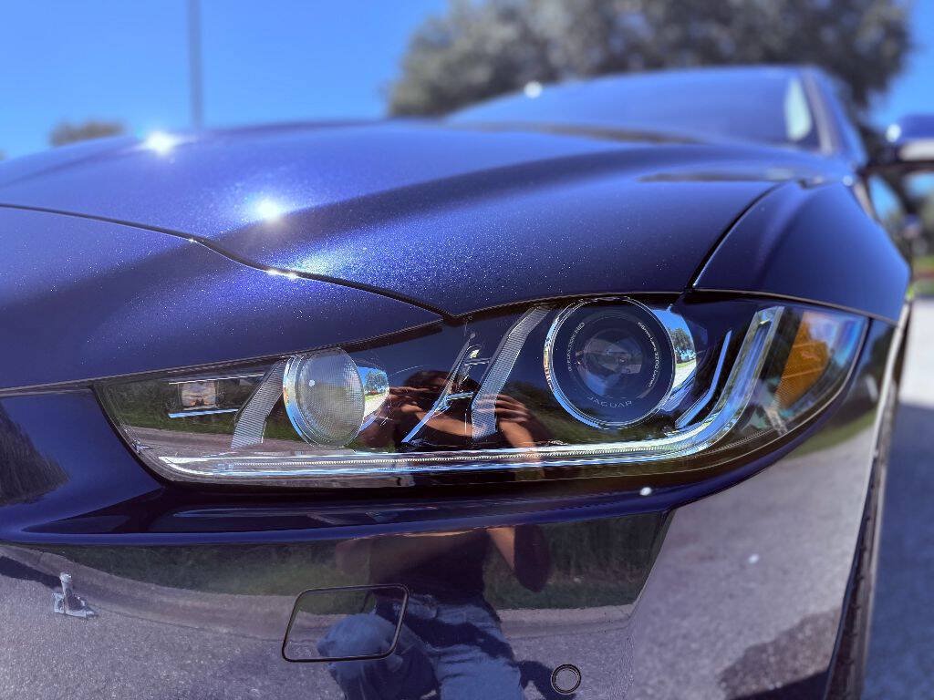 Used 2017 Jaguar XE Prestige AWD/4WD image 13