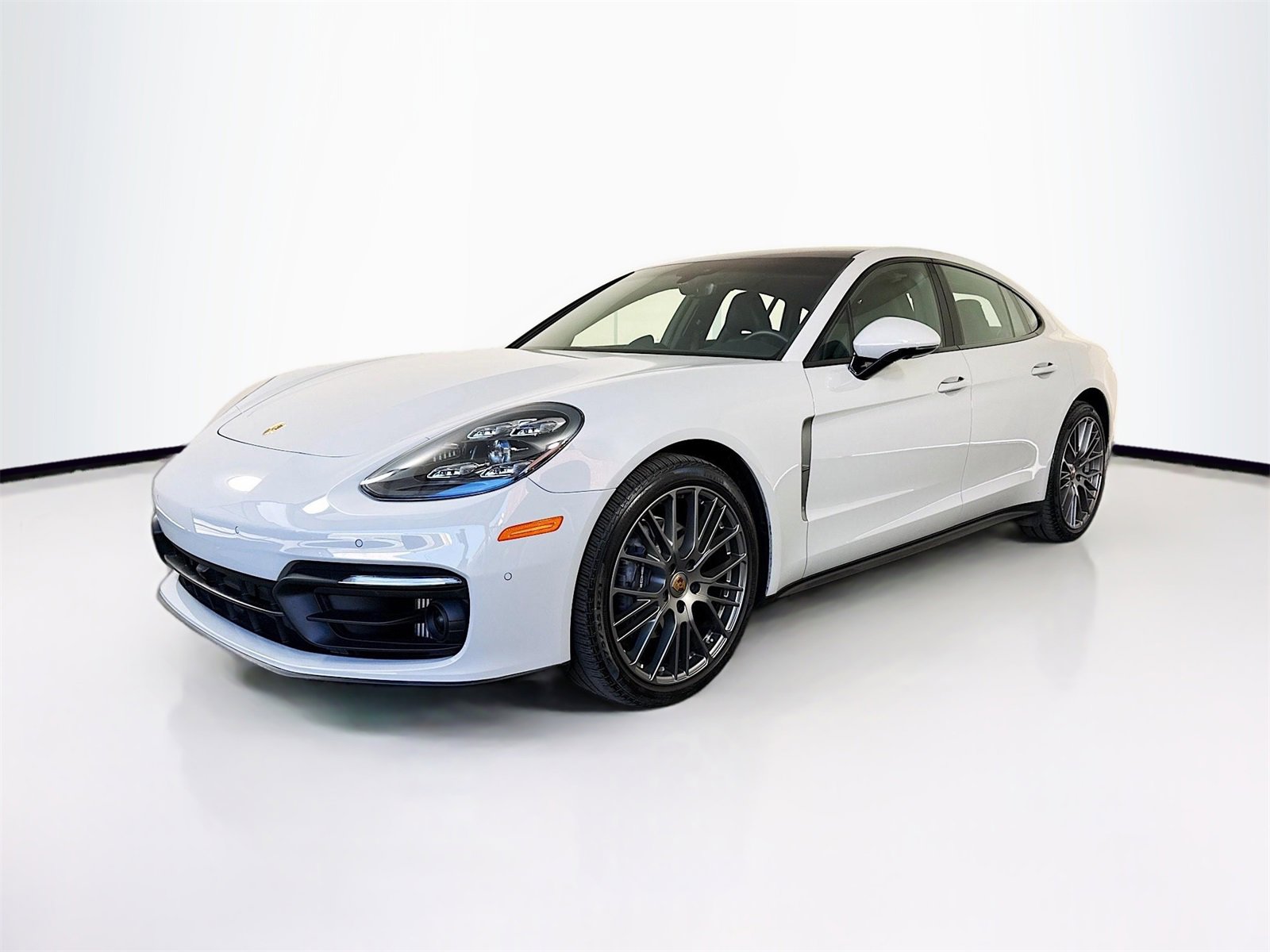 Used 2022 Porsche Panamera Platinum Edition image 1