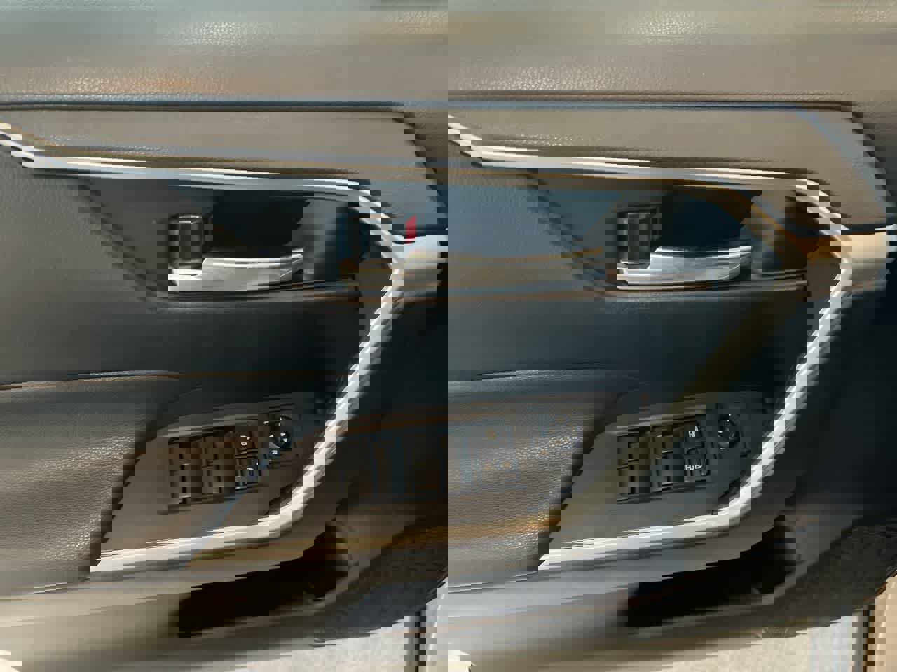 Certified 2020 Toyota RAV4 XLE image 13