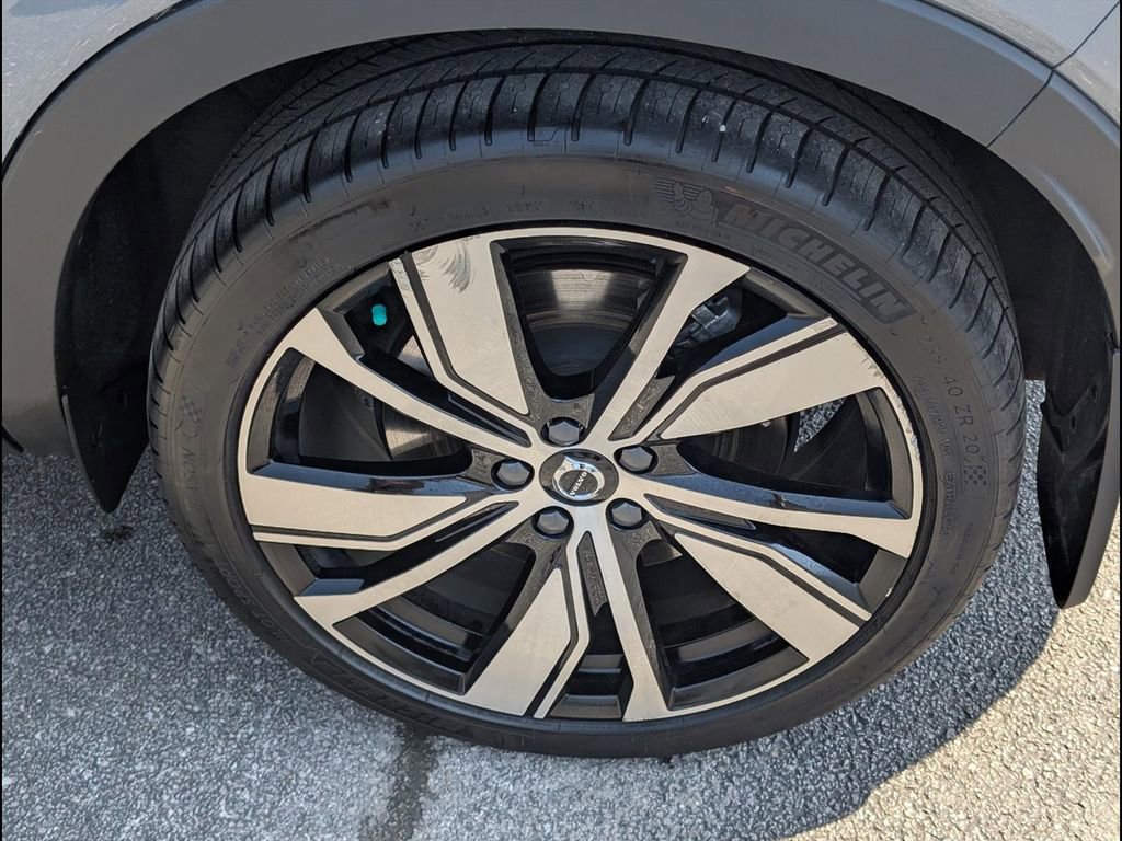 Used 2022 Volvo XC40 P8 Recharge Plus image 22
