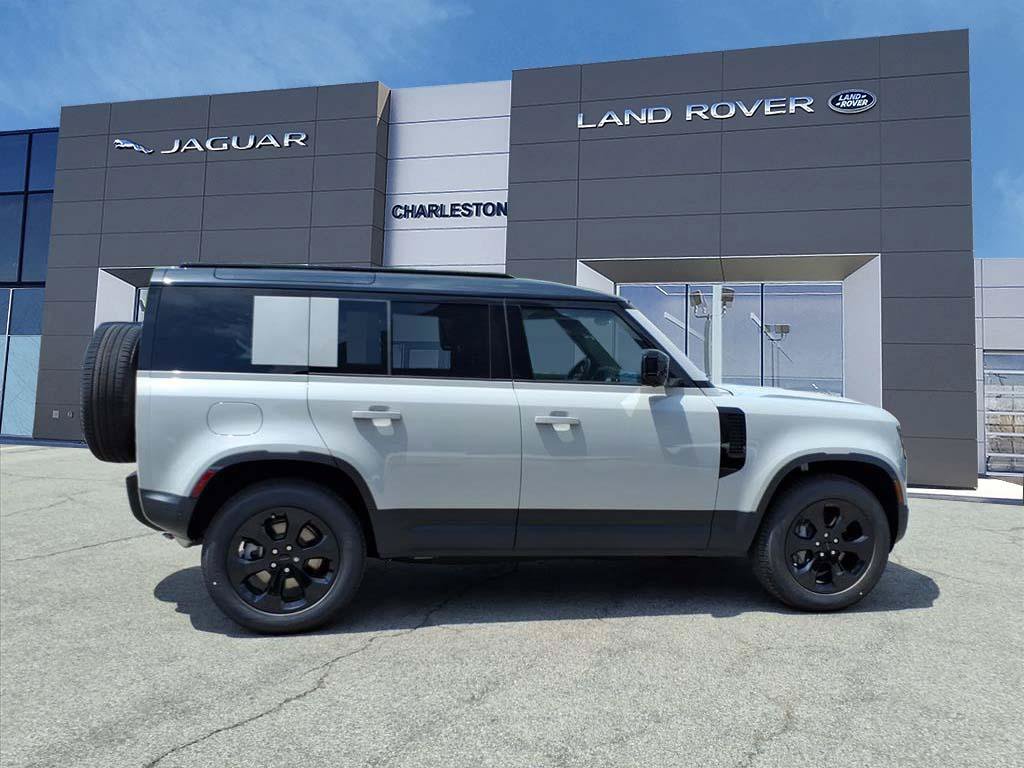 Used 2026 Land Rover Defender 110 S AWD/4WD image 6