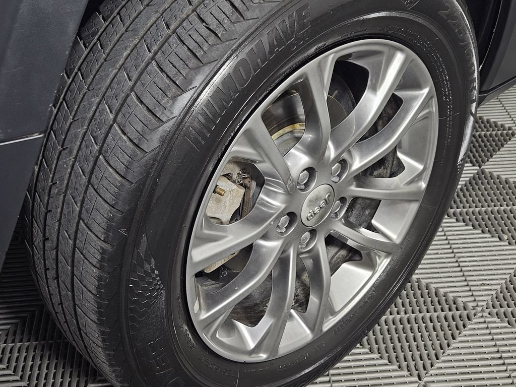 Used 2019 Jeep Cherokee Latitude Plus FWD image 5