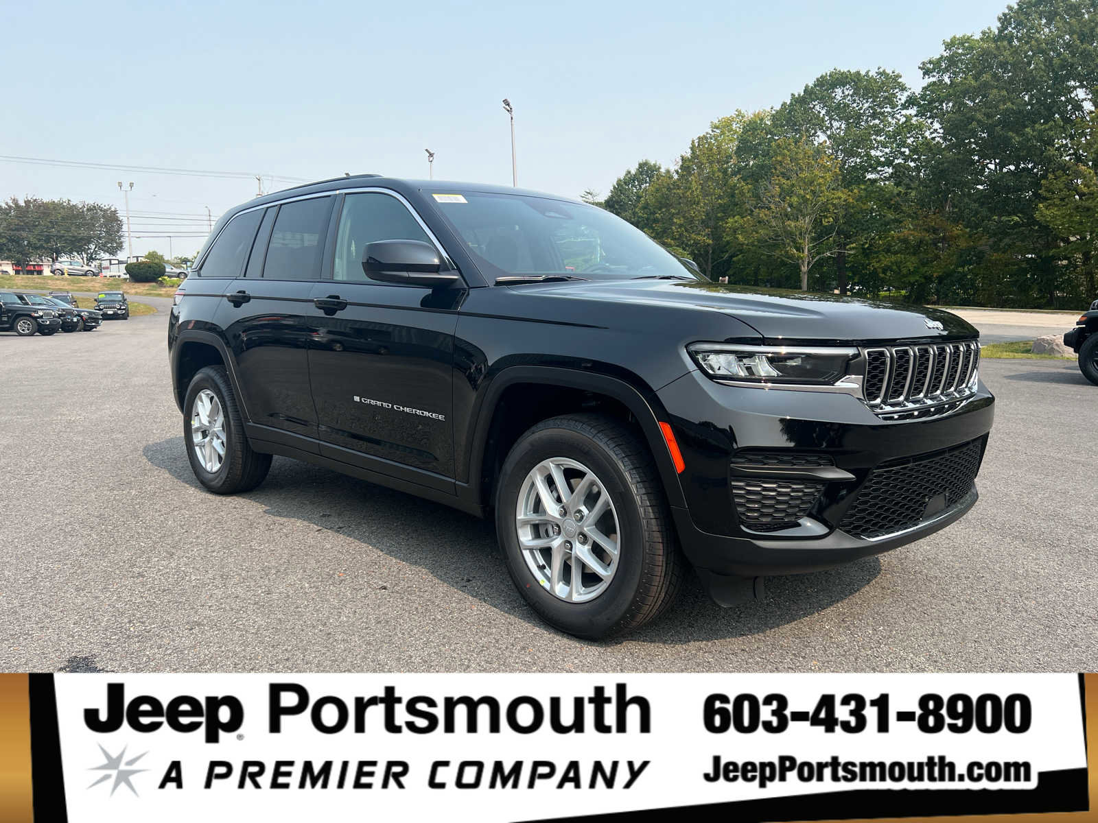 New 2025 Jeep Grand Cherokee Laredo w/ Luxury Tech Group I image 1