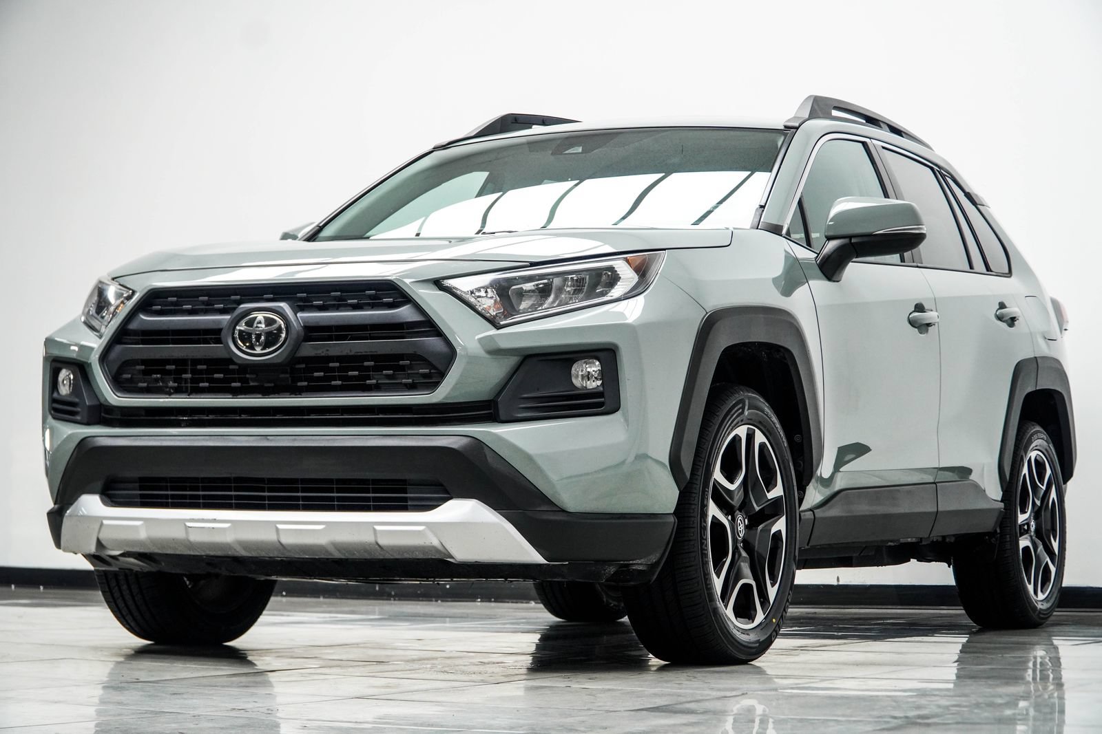 Used 2020 Toyota RAV4 Adventure w/ Convenience Package AWD/4WD image 9