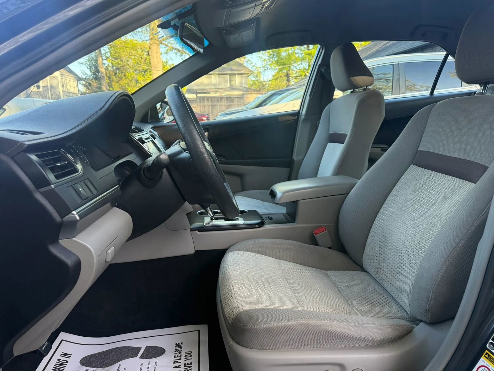 Used 2012 Toyota Camry LE FWD image 8