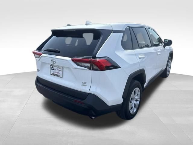 Used 2024 Toyota RAV4 LE AWD/4WD image 5