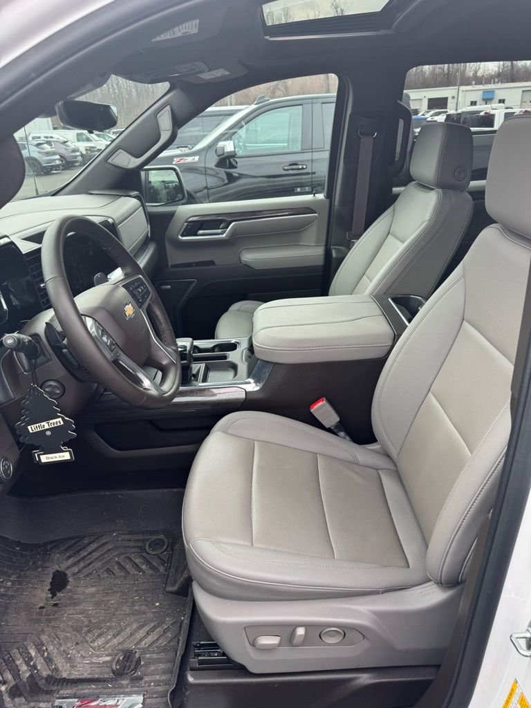 Used 2025 Chevrolet Silverado 1500 LTZ w/ LTZ Premium Package image 10
