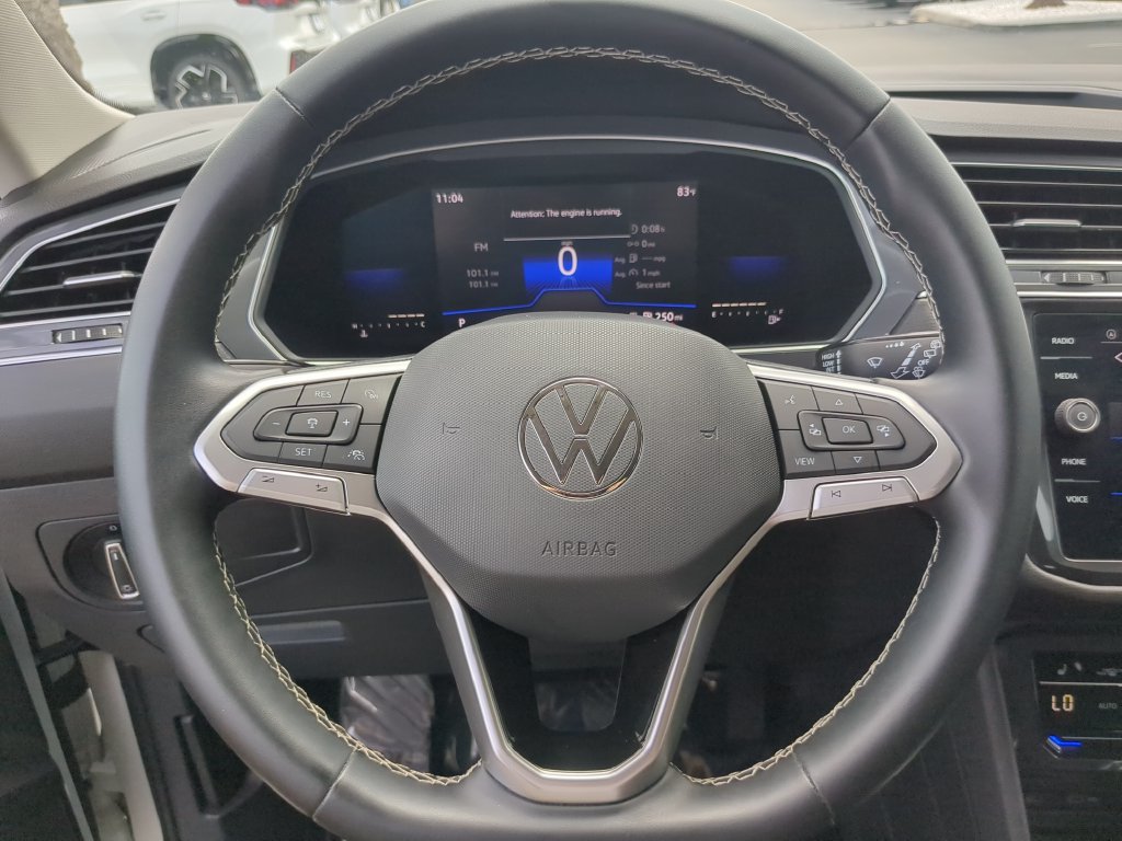Used 2022 Volkswagen Tiguan SE FWD image 28