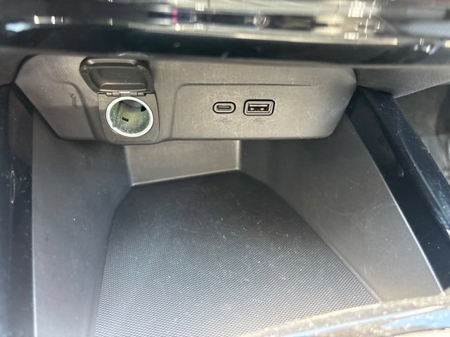 Used 2025 Chevrolet Trax LT FWD image 10