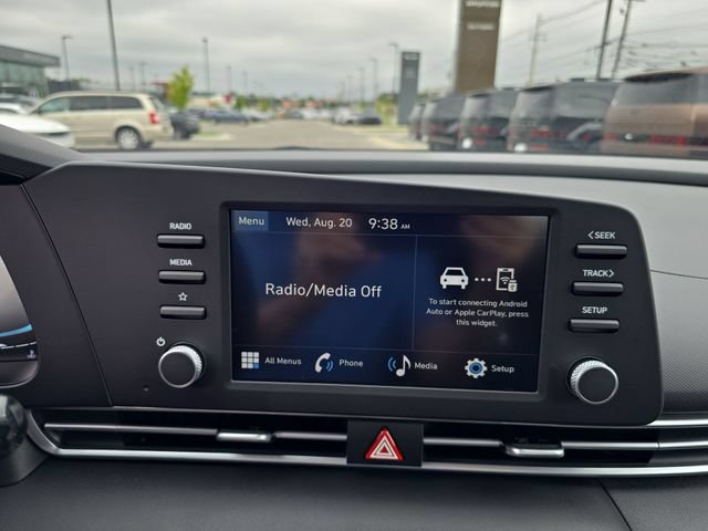 Used 2025 Hyundai Elantra SE FWD image 16