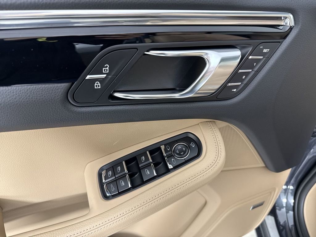 New 2026 Porsche Macan AWD/4WD image 34