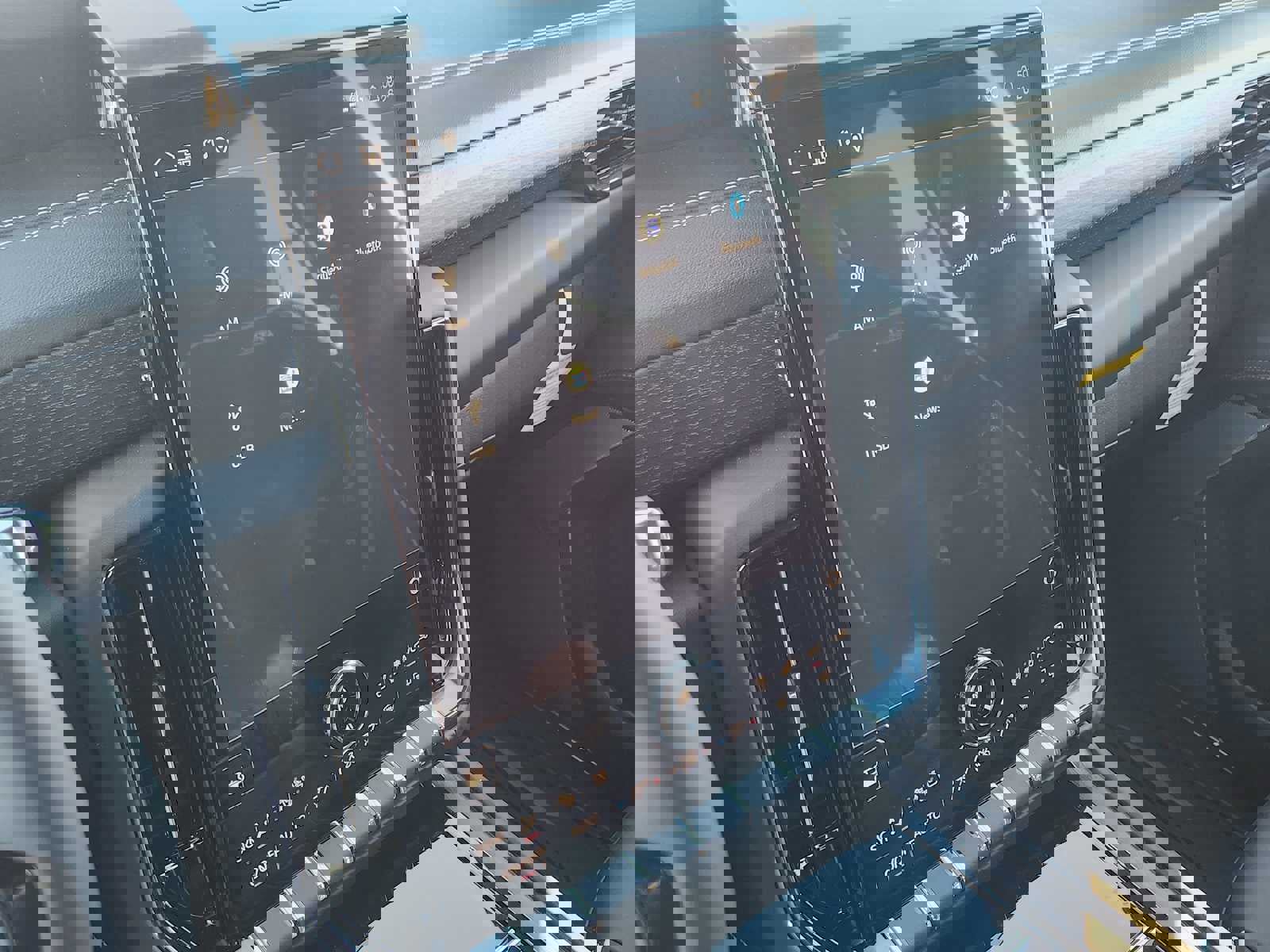 New 2026 GMC Yukon AT4 Ultimate w/ LPO, Illumination Package image 21