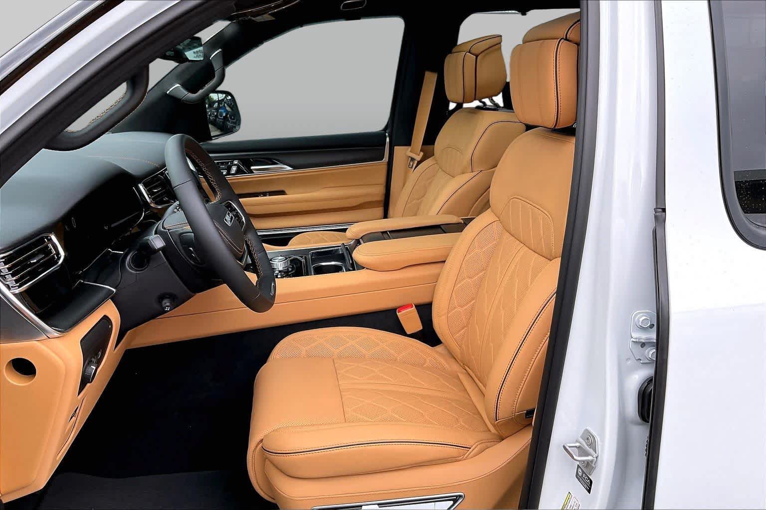 New 2026 Jeep Grand Wagoneer L Summit AWD/4WD image 7