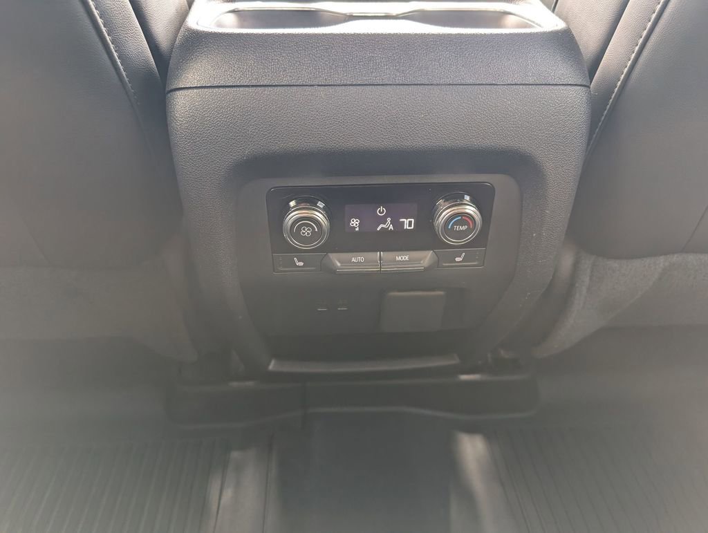 Used 2024 GMC Acadia Denali AWD/4WD image 18