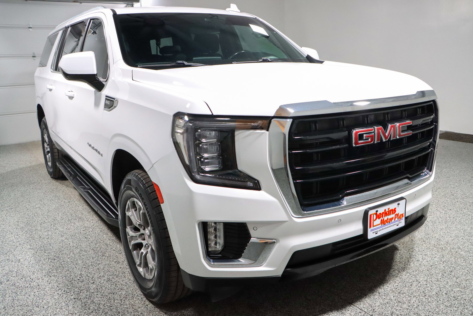 Used 2022 GMC Yukon XL SLE image 5