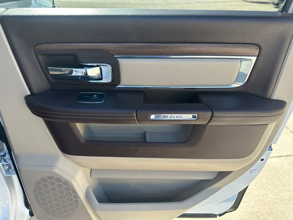 Used 2018 RAM 1500 Laramie w/ Convenience Group AWD/4WD image 24